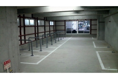 横浜市南区吉野町でバイク駐車場の有るマンション