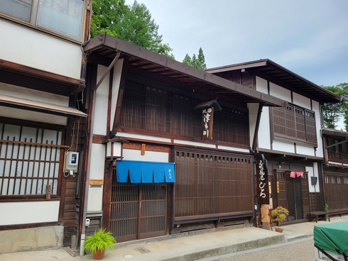 奈良井宿の民宿津ち川の玄関by二へドン
