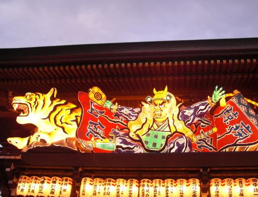 寒川神社へ。