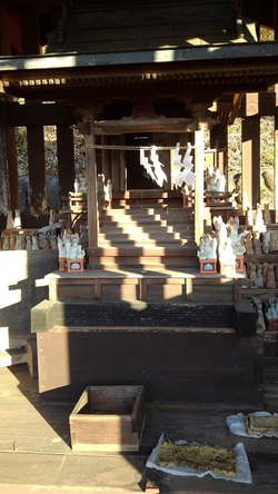 茅株稲荷神社の社殿by二へドン