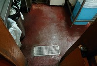 防滑対策塗料『滑(すべ)らずん』で飲食店の厨房床を安全に！