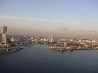 横浜港を上から見る