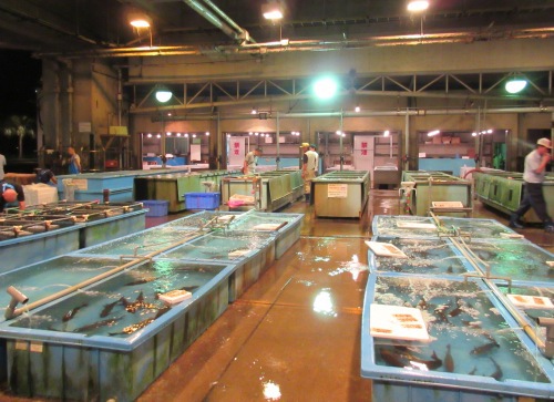 長崎の魚市場へ