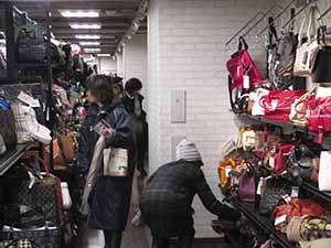 婦人バッグ売り場