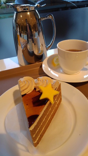 カフェ・ジヴェルニーのモカケーキ