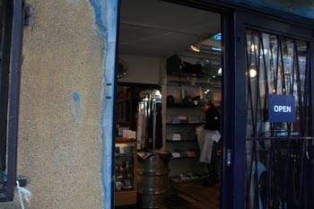 BLUE  BLUE という店